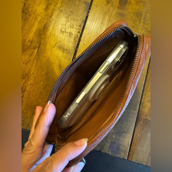 Louis Vuitton wristlet. - Picture 9 of 11